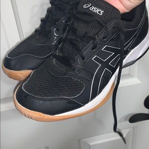 ASICS Gel Rocket 8 Volleyball shoe